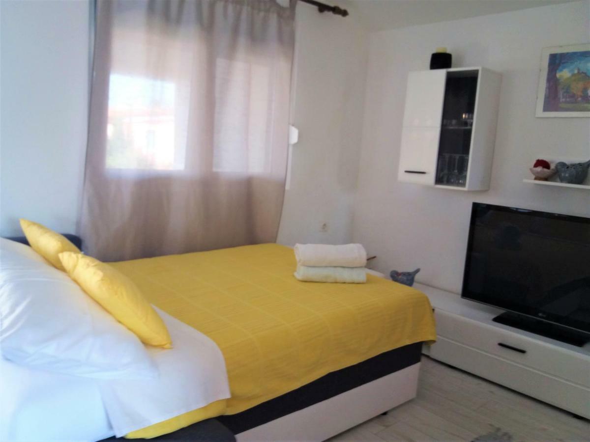 Apartment Roko Vir Exterior foto